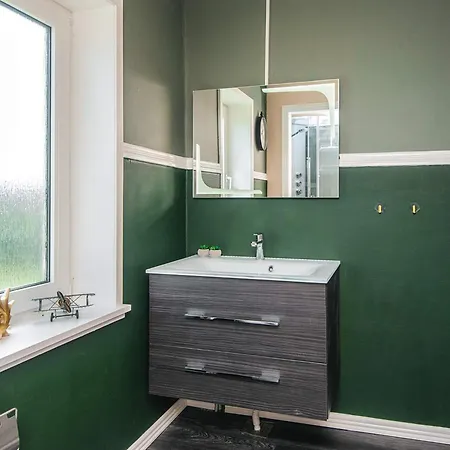 4 Star In * Brønderslev