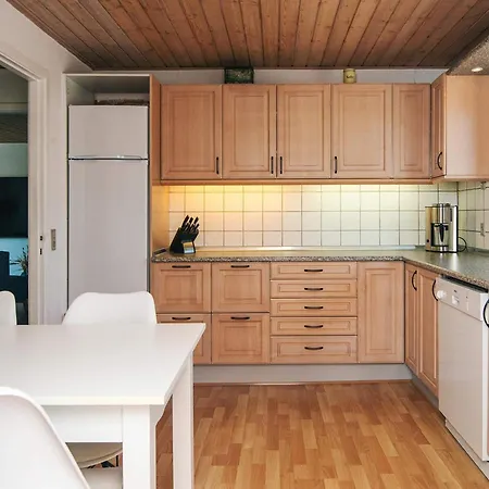 4 Star In * Brønderslev