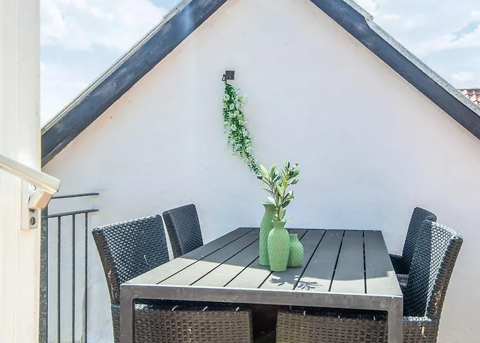 4 Star In * Brønderslev